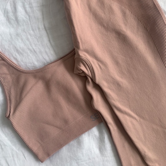 SET Active Tops - Set Active Sculptflex Bra and Leggings in Amethyst